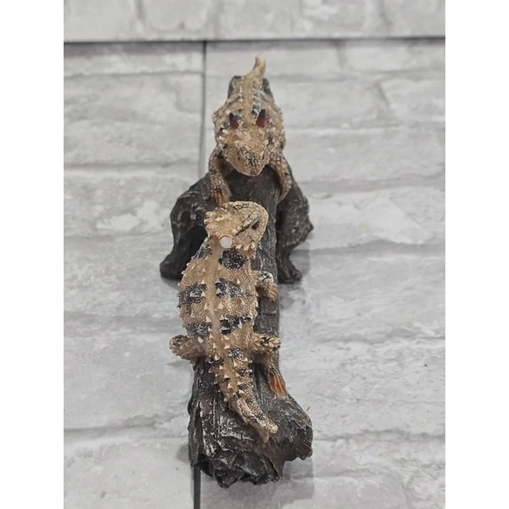 Reptile Cage Cccessories Texas Horned Lizards On‎ Tree Stump